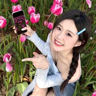 血夜花海报